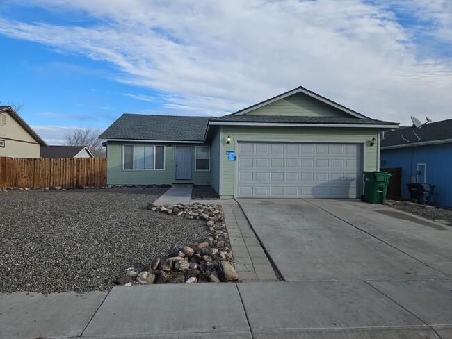 4 Bedroom, 2 Bathroom home in Fernley, NV - 4 Bedroom, 2 Bathroom home in Fernley, NV