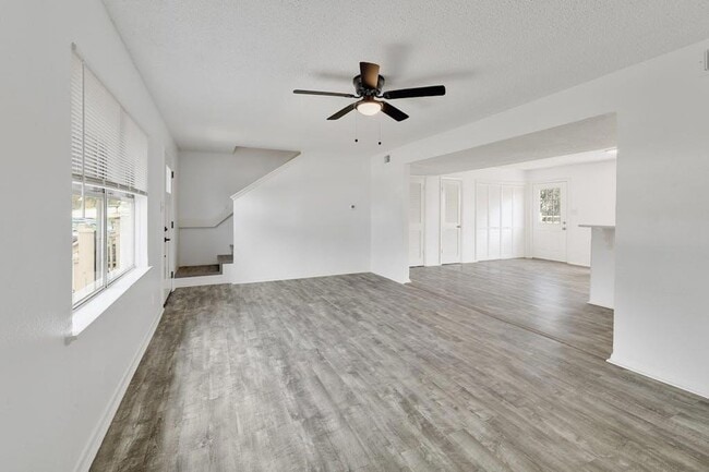 Photo - 5211 Thunderbird St Unit B