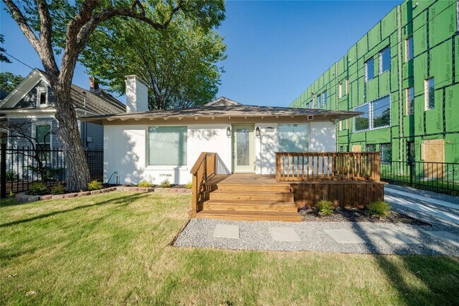 2004 Caddo St