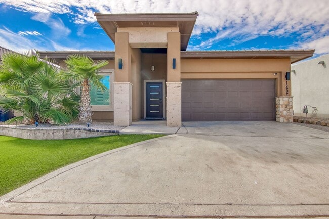 Building Photo - Beautiful East side House with 4 bed-2 baths