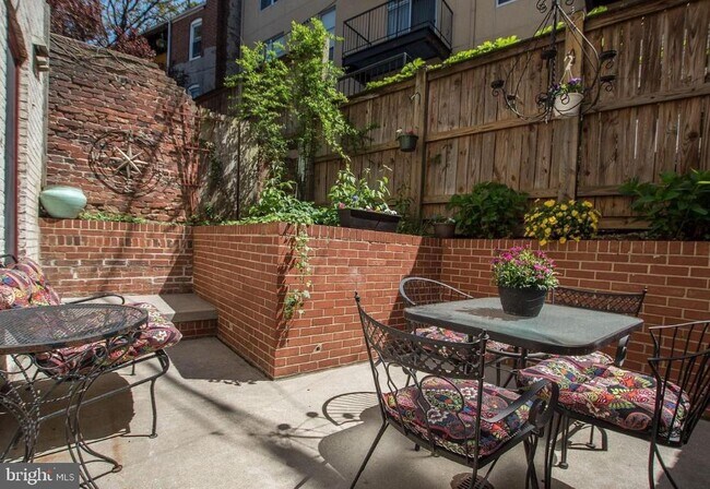 Photo - 1331 Vermont Ave NW Unit B