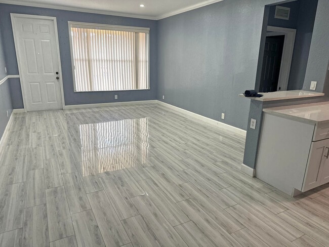 Building Photo - 3553 Forest Hill Blvd Unit 36