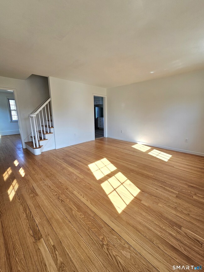 Photo - 2071 Middletown Ave