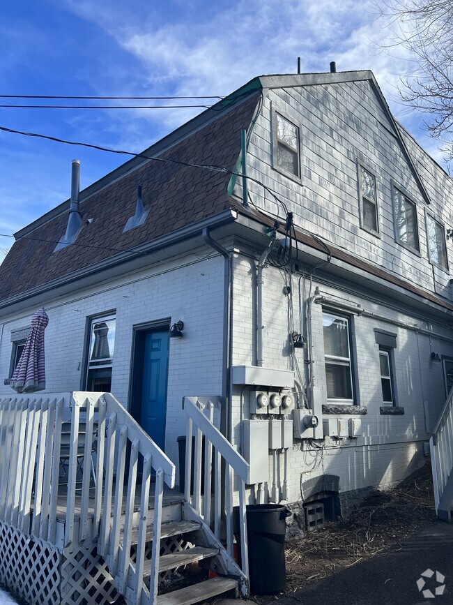 Building Photo - 1647 Arapahoe Ave Unit 2 Rental