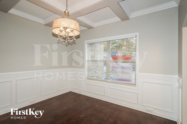 Photo - 1586 Raven Rd