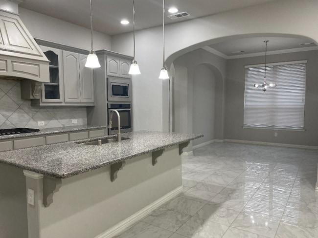 Photo - 6809 Helena Way