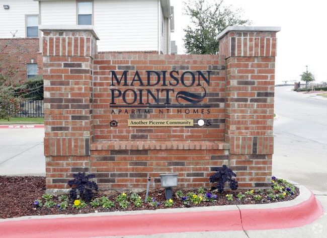 Signage - Madison Apartment