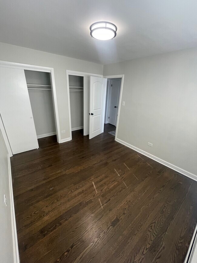 Photo - 7810 S Escanaba Ave Unit 2B