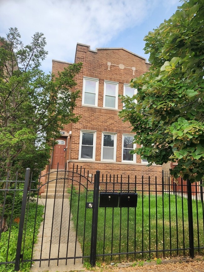 Photo - 1710 N Meade Ave Apartment Unit 2