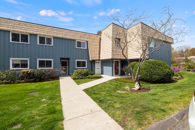 Building Photo - 1153 Stratfield Rd Unit 1153