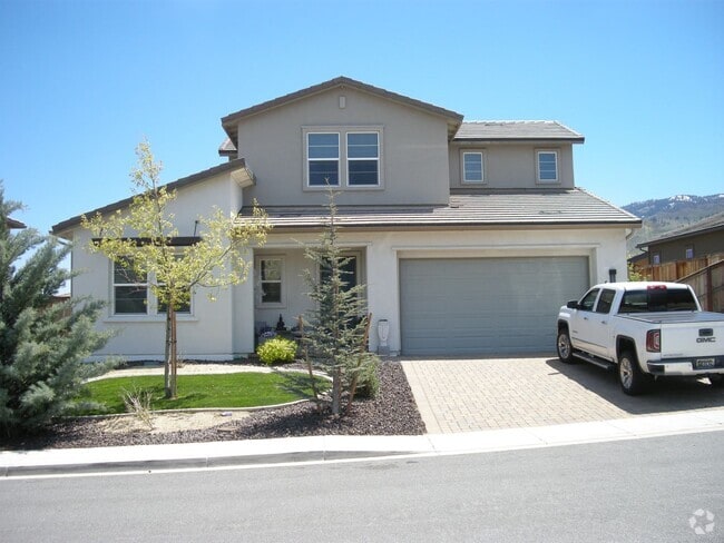 Building Photo - Fully Furnished Four Bedroom, Three Bath H... Rental