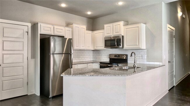 Photo - 1813 N Izard Ln