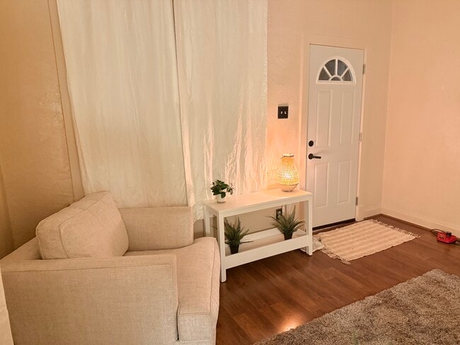 Photo - 1924 Macklind Ave