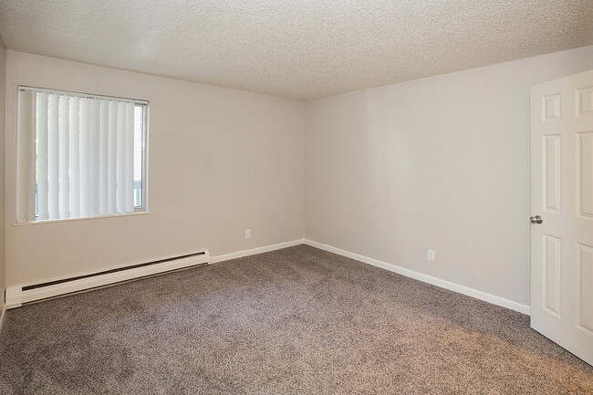 Lincoln Springs Apartments