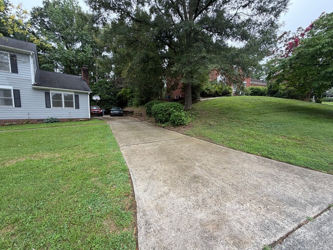 Room in House on Autumnwood Ln