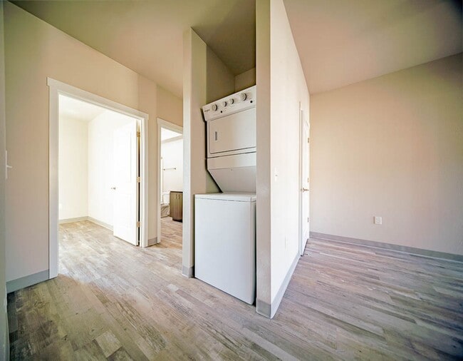 Photo - 169-Franklin Commons