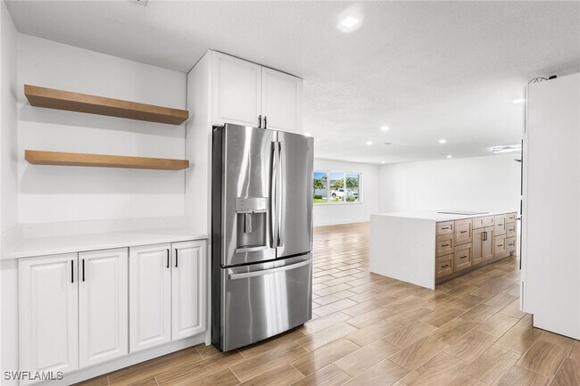 Photo - 1041 N Waterway Dr