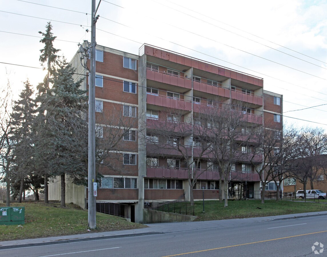 Photo - 85 Bloor St W