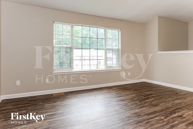 Photo - 6319 Hillview Ln