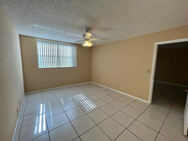 Photo - 2885 SW 22nd Ave Unidad 106