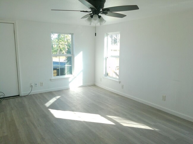 Photo - 801 S Alameda St
