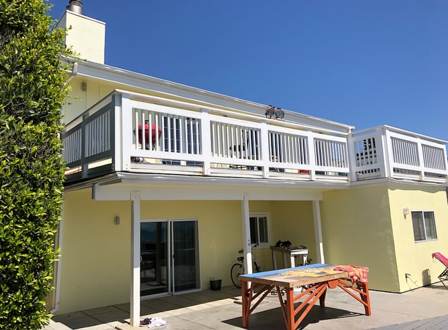 Building Photo - 6557 Del Playa Dr Unit 1 Rental