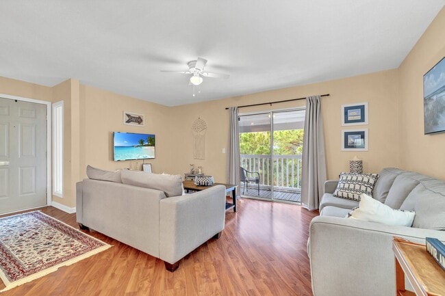 Photo - 1356 Glenns Bay Rd Unidad L