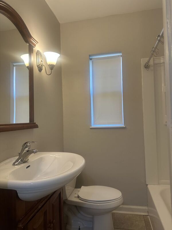 Photo - 1048 Berkeley Rd