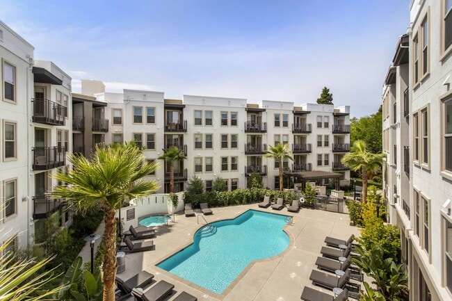 Cirrus Redwood City