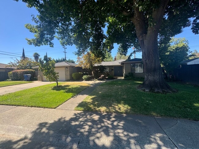 Building Photo - 3 bedroom | 2.5 bathroom | Single family i... Rental