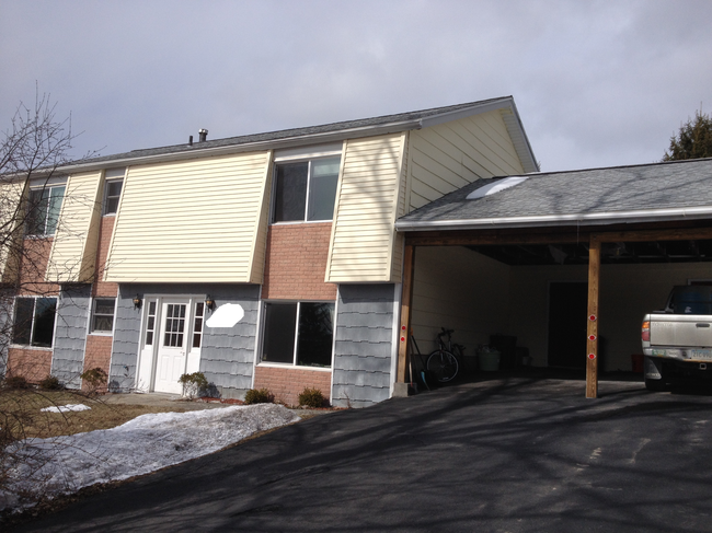 Photo - 204 Eastern Heights Dr Unit Downstairs