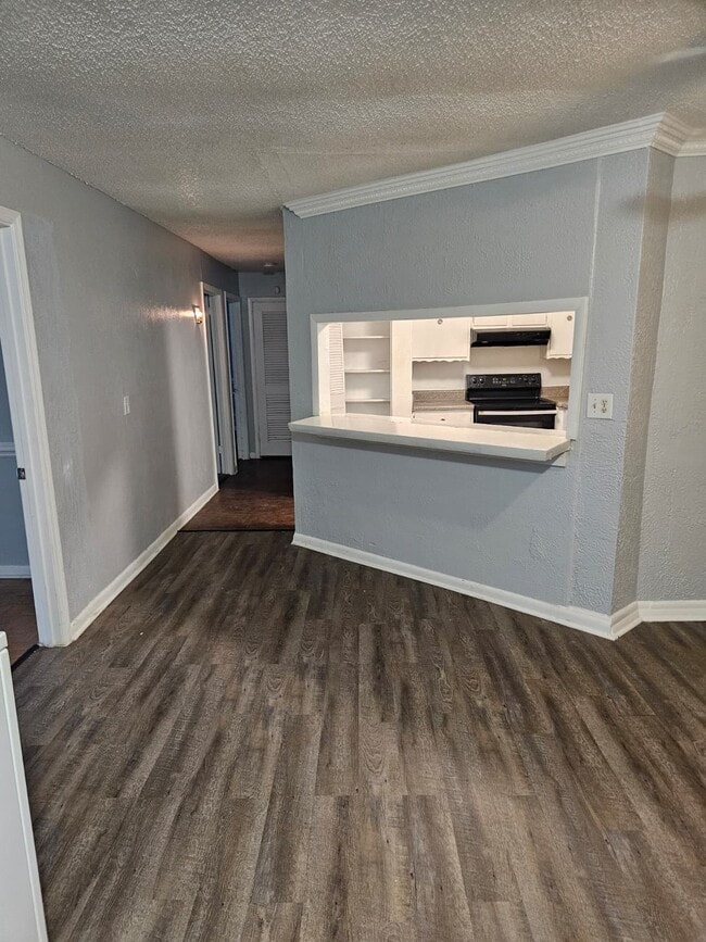 Building Photo - 270 Tampa Dr Rental