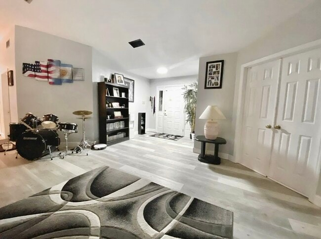 Photo - 6106 Everglades Dr