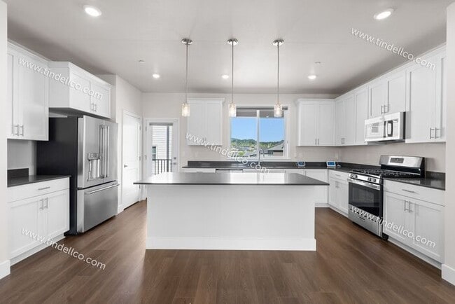 Building Photo - Tigard - River Terrace Town Center,3 Bedroom 2.5 Bathroom Stunner with Covered Patio and Attached...