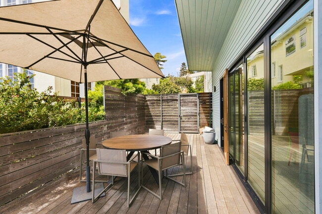 Building Photo - 2662 Hilgard Ave Unit 2660 - ADU
