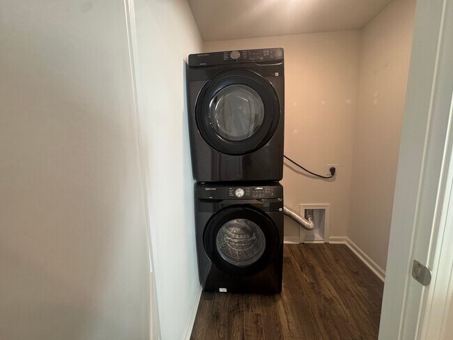 Photo - 84 Malcolm Ct