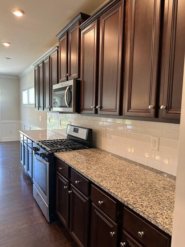 Photo - 14 Larson Dr