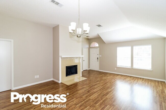 Photo - 327 Tioga Dr