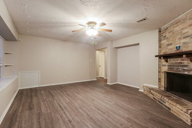Photo - 4322 Enchantedgate Dr