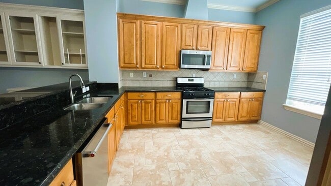 Photo - GORGEOUS Townhome in Inner Loop Gated Community **Ask about our NO CASH DEPOSIT option through OB...