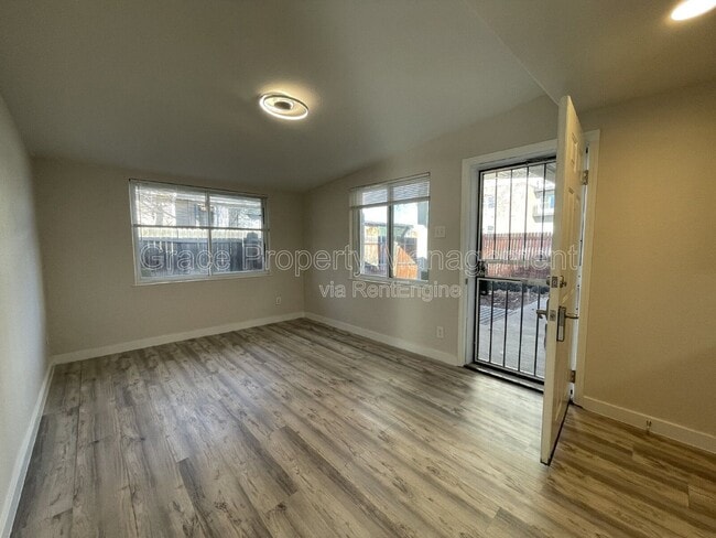 Photo - 2127 S Acoma St