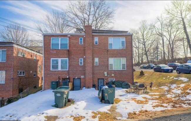 32 Varnum St NE