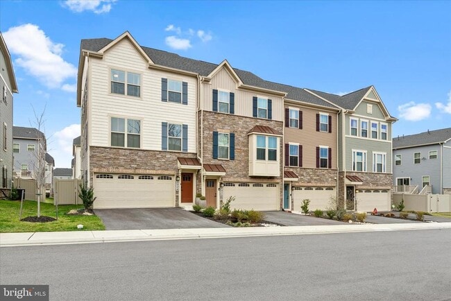 Photo - 5924 Pecking Stone St