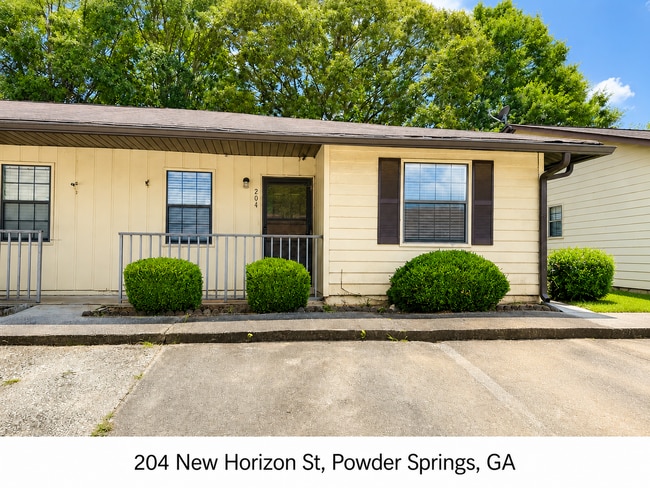 Building Photo - End Unit 2BR/2BA One-Level Condo with Screened Porch in Powder Springs