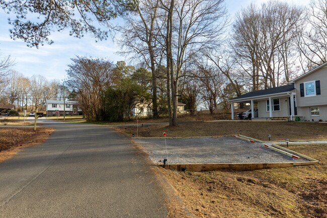 Photo - 2290 Malibu Dr SE