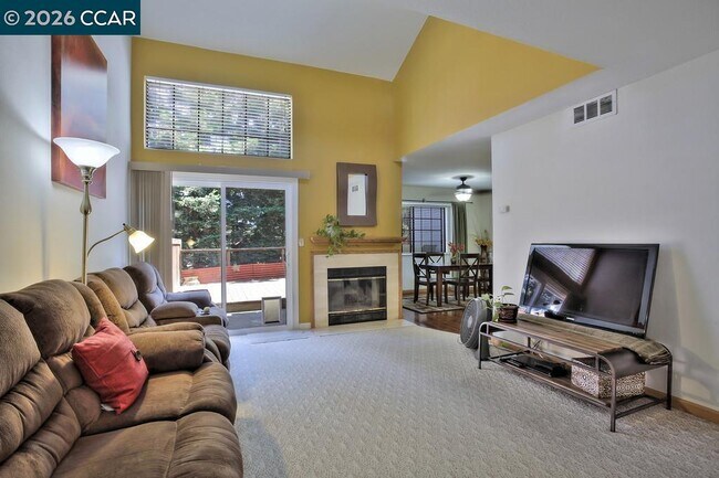 Photo - 1429 Oak Hollow Ct