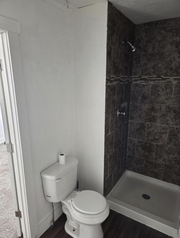 Photo - 604 Grove St