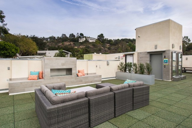 Expansive Rooftop Terrace - Empire at Bellagio