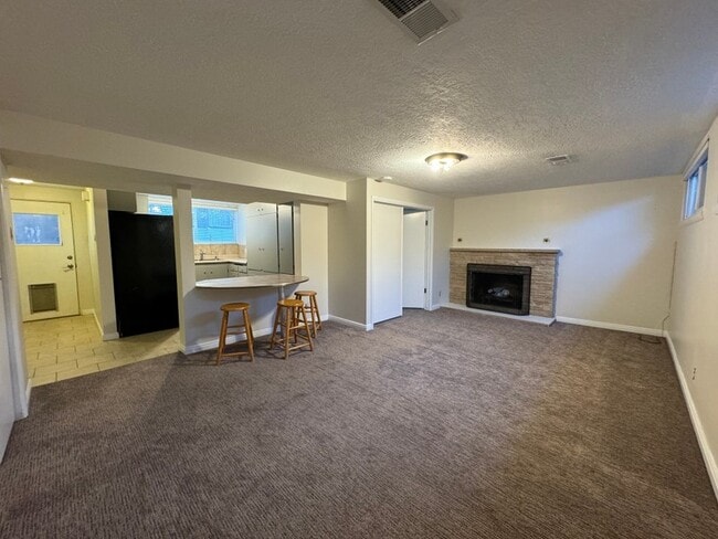 Building Photo - 1744 E Lahar Dr