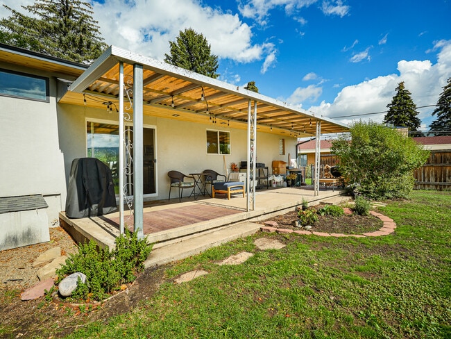 Photo - 1936 Crestview Dr